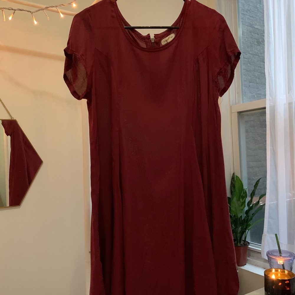 Burgandy flowy dress w/ zipper on back